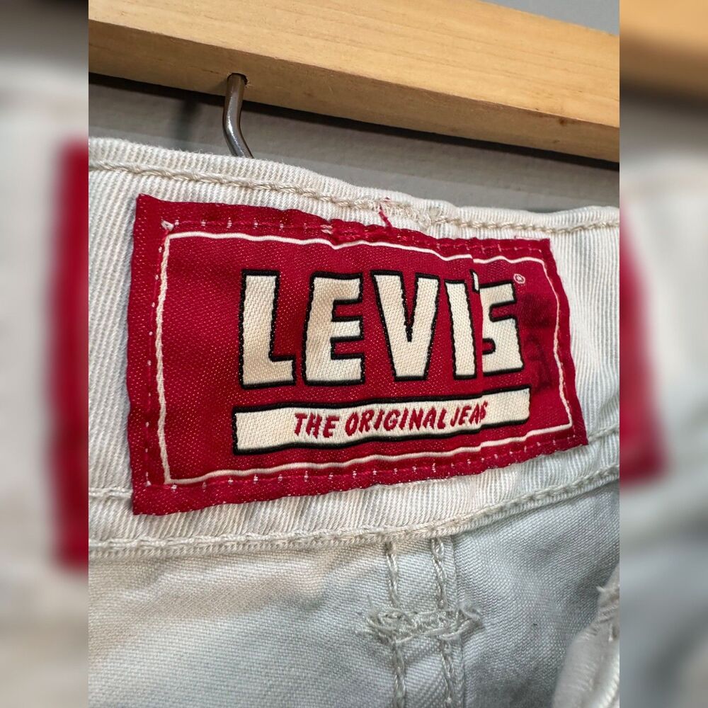 Men's Cream Levi's Cotton Cargo Shorts Size 33 VGUC - Picture 8 of 9
